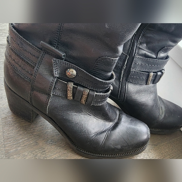 Tall boots - Picture 3 of 6